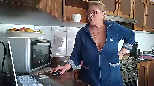 pussy_boom4u's cam snapshot