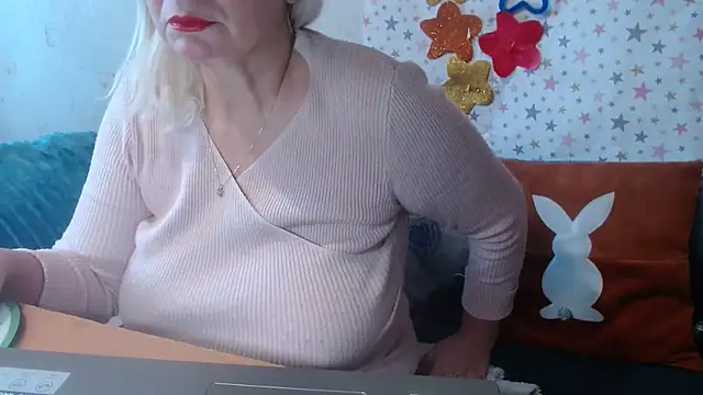 QueenLana's cam snapshot