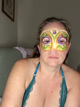 largeboobies30's cam snapshot