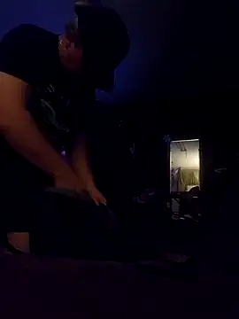 Hotredheadandtoungelasher live sex cam