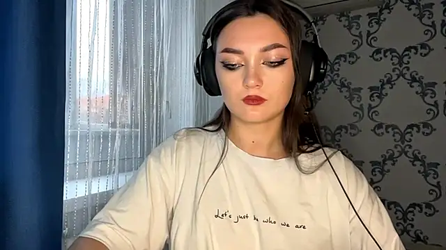 TwotyBright's cam snapshot