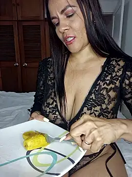 karla-bruni's cam snapshot