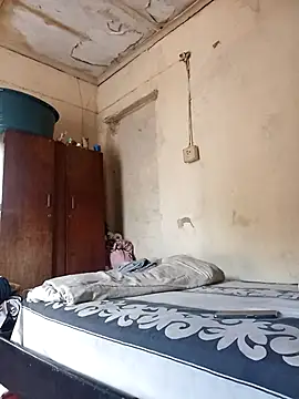 PetiteSquirtQueen's cam snapshot