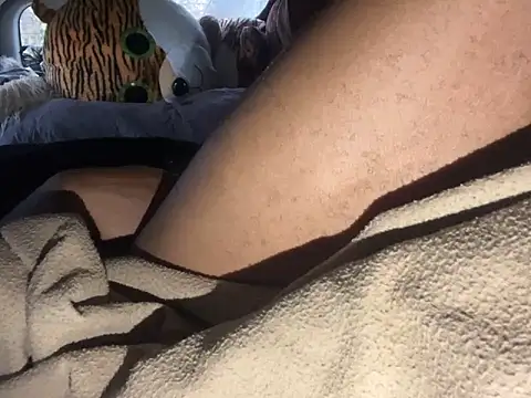 SlimeCrownzOut5's cam snapshot