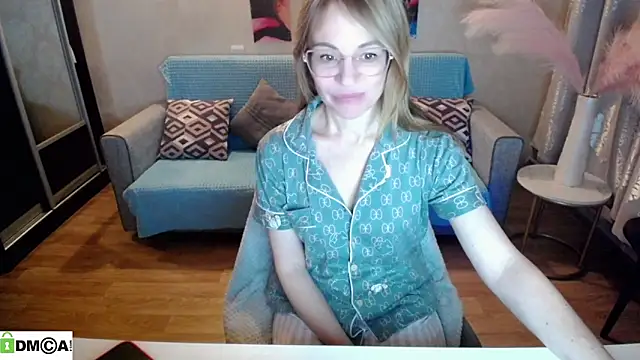 shy_hot_cat's cam snapshot