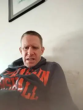 Blondinet92 live sex cam