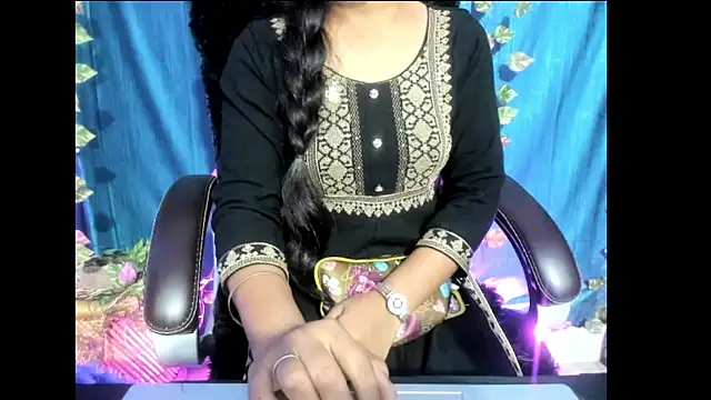 Forever_Love2025's cam snapshot