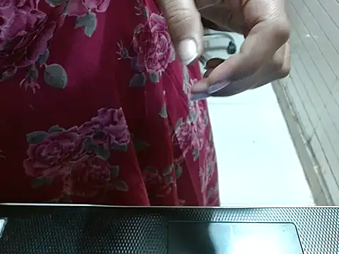 LovingPihu's cam snapshot