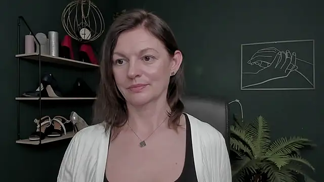 VivianWILD's cam snapshot