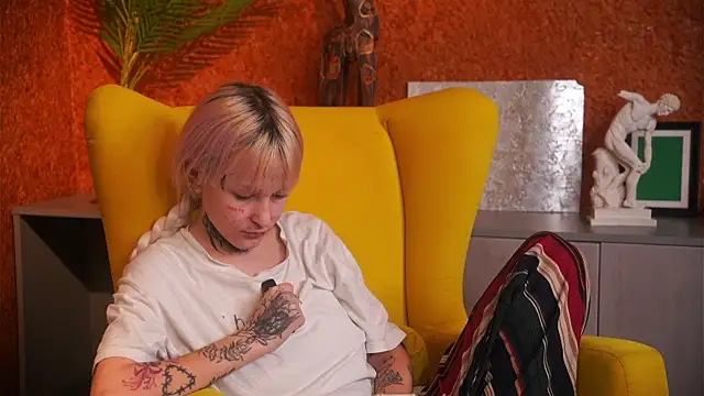 IsauraGarratt's cam snapshot