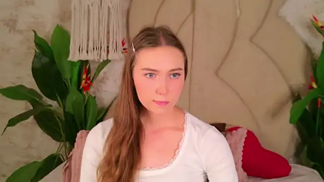 OliviaLay's cam snapshot