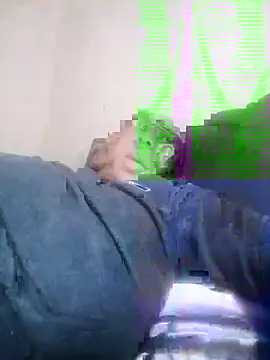 bustyboobs27's cam snapshot