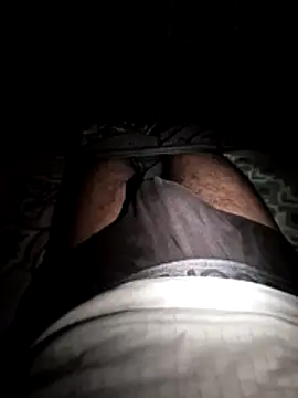 Yours_daddy6728's cam snapshot