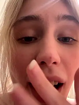 HoneyRay's cam snapshot