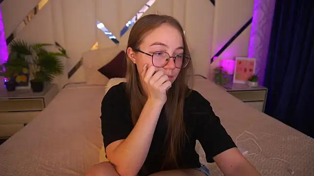 ArrinaWairr's cam snapshot