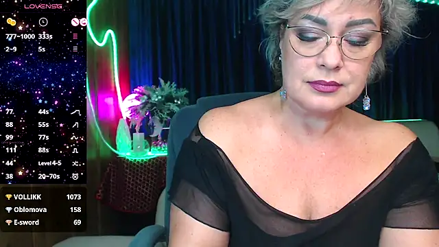 Ellen_Ripley's Stripchat show and profile