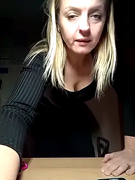 Ami_Foxy's cam snapshot