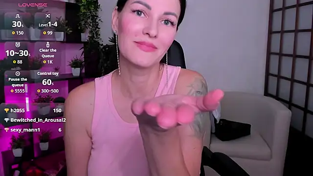 O1d_Lady's cam snapshot