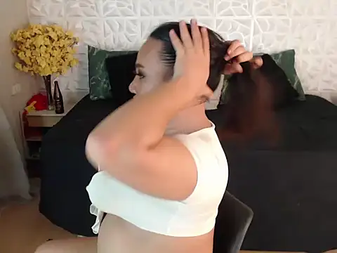 _YourHellMajestic_ live sex cam