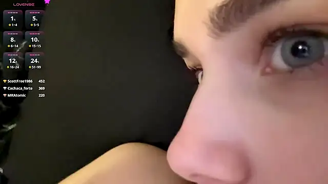 Quiet_luxury's cam snapshot