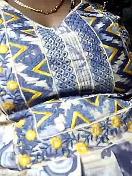 thanuja-'s cam snapshot