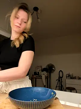 MaryHiggins live sex cam