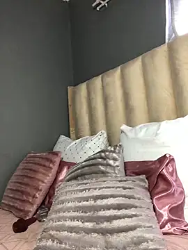 Nicole_Liam_'s cam snapshot