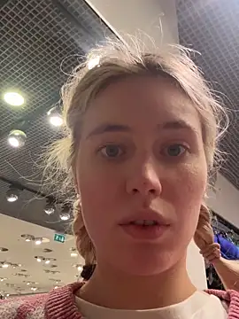 HoneyRay live sex cam