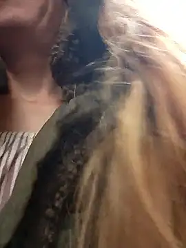 GoldenFlameGoddess's cam snapshot