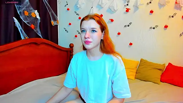 MeganNewCat's cam snapshot