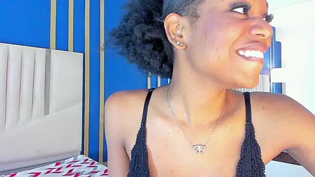 Aisha_Loren's cam snapshot