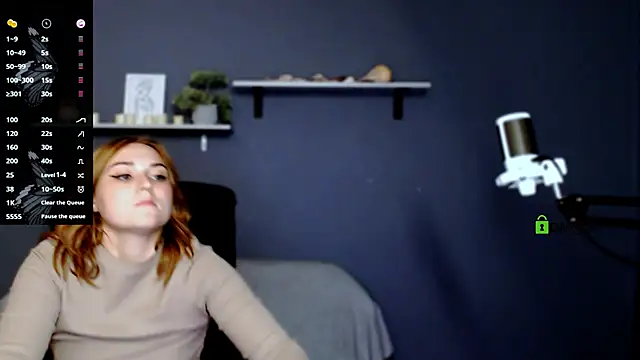 casey_meow_'s cam snapshot