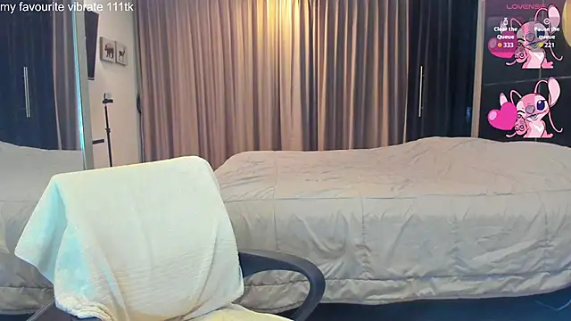 Hot_Mia_'s cam snapshot