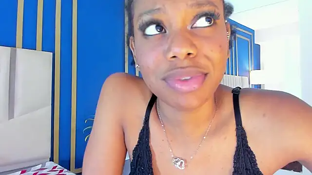 Aisha_Loren's cam snapshot