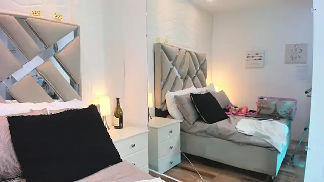 raquell_moore's cam snapshot