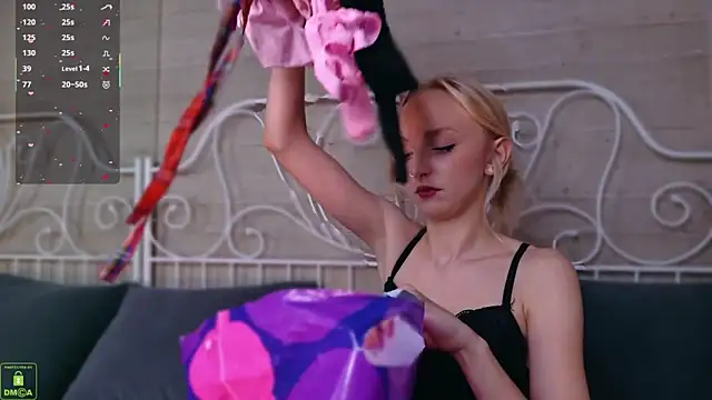 maya_snow's cam snapshot