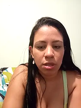 LeilaTaylor's cam snapshot