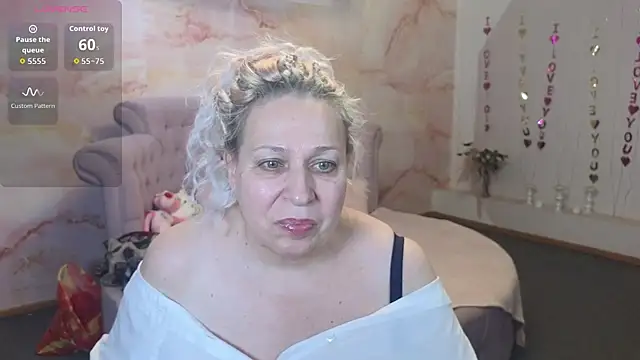 Penelope_Pinky's cam snapshot