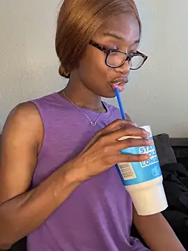 sweetsexiecool7 live sex cam