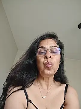 NakedMILFx live sex cam