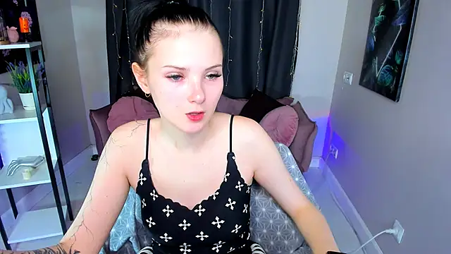 Leila_xxBaby's cam snapshot