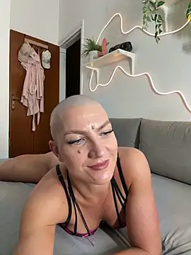 PaulinaSchubert1's cam snapshot