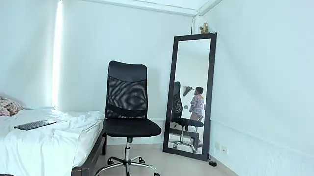 merlinda_'s cam snapshot