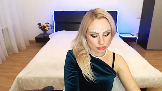 Tina_Shines's cam snapshot