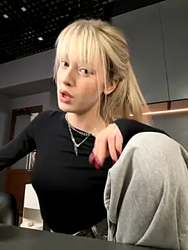 BellaSecrett's cam snapshot