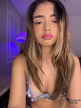 HoneyMollyX live sex cam