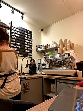 cinnabon_'s cam snapshot