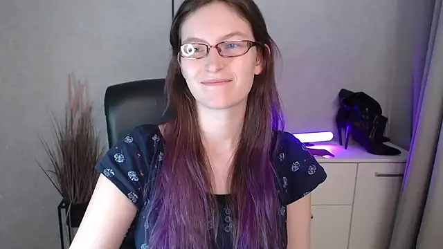 emmaxDelight's cam snapshot