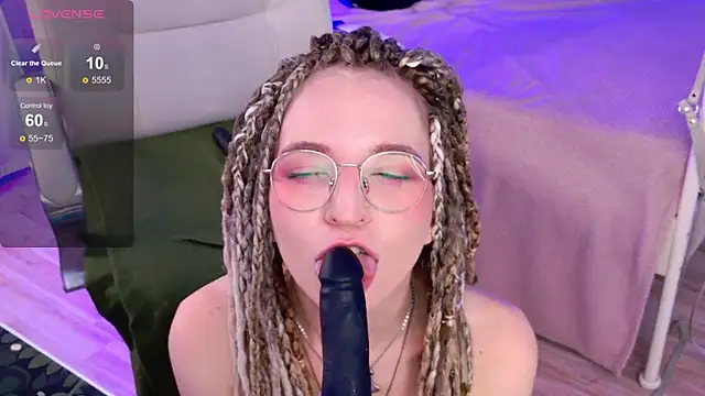 VioletShine's cam snapshot