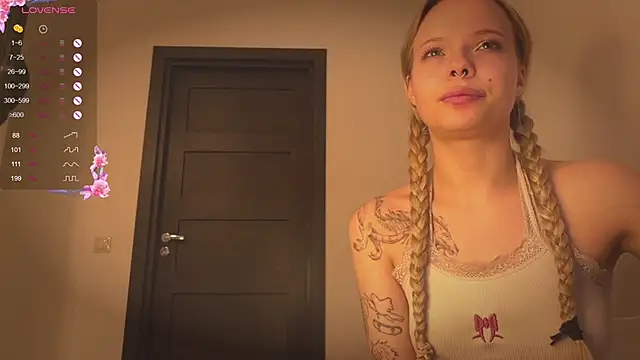 arachnissa's cam snapshot